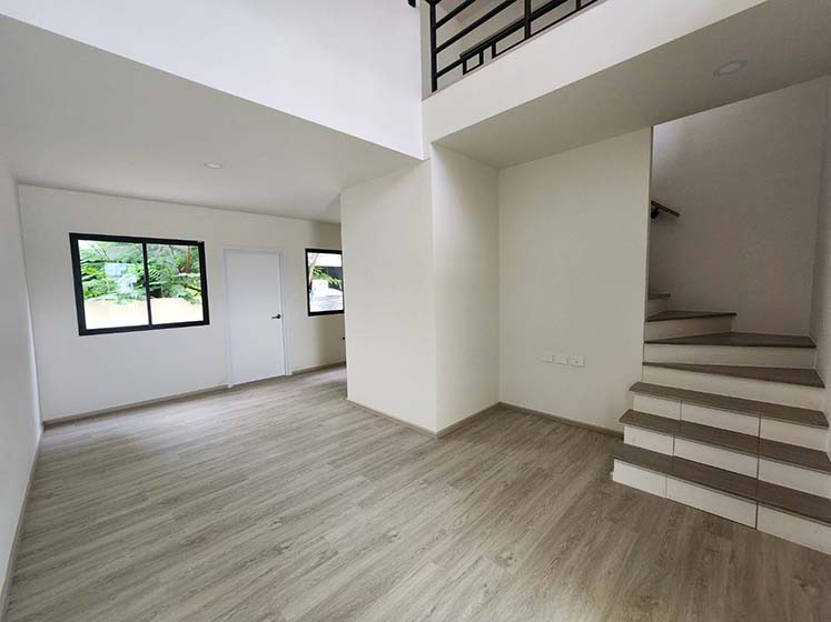 Townhouse for rent in Bangnatrad